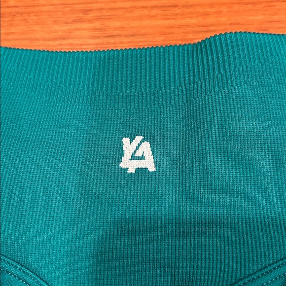 Ladies size XS teal work out shorts - Picture 4 of 7